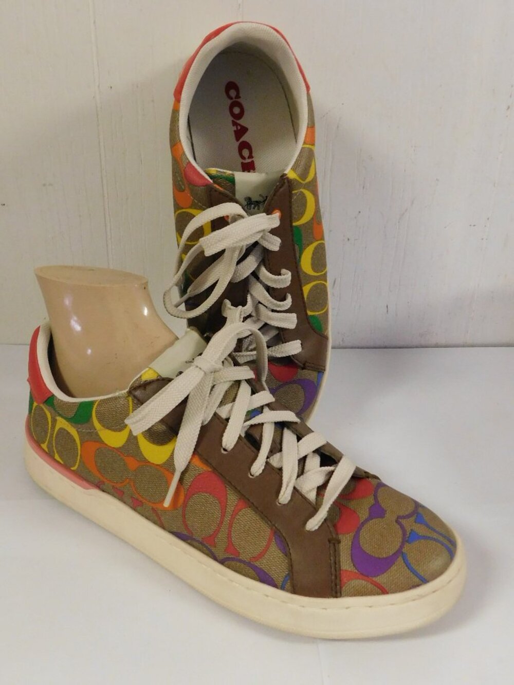 Coach Signature C Logo CA449 Low Top Sneakers Rainbow Pride 9.5B